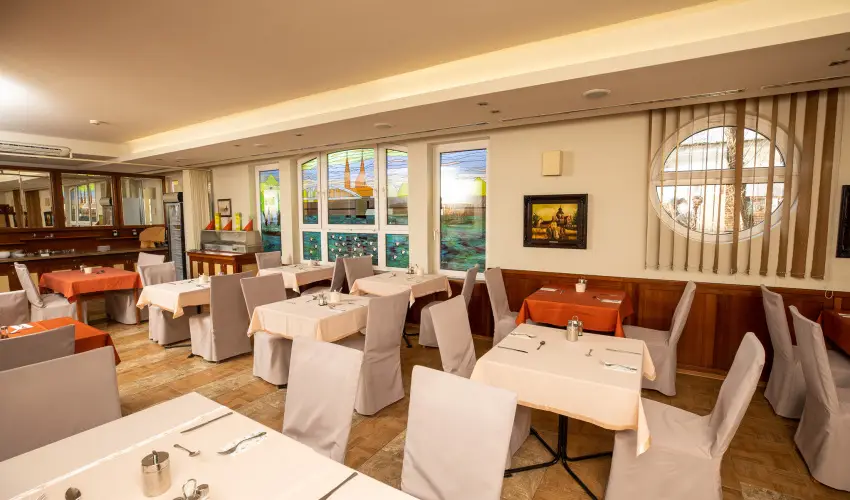 Dm Hotel Szeged - Hsvt - teljes elrefizetssel