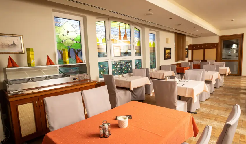 Dm Hotel Szeged - Hsvt - teljes elrefizetssel