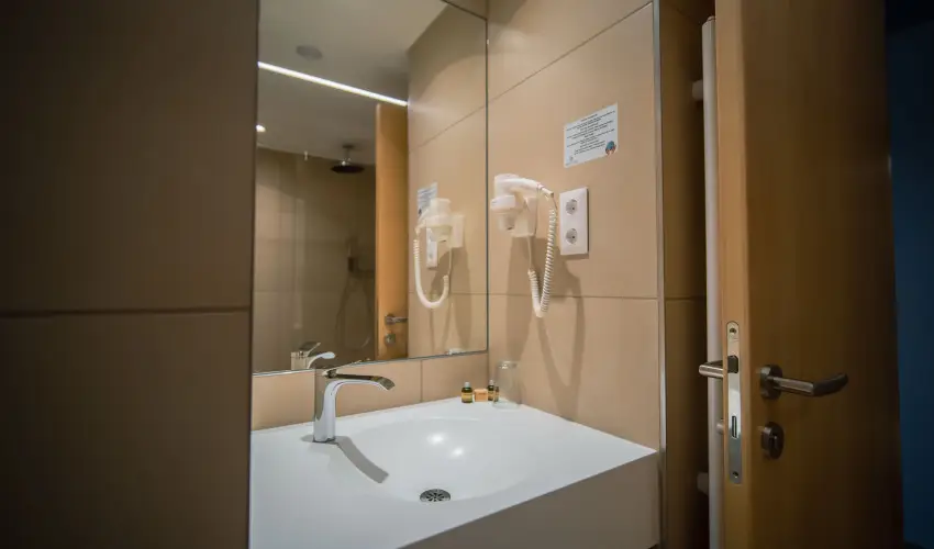 Eleven Business & Sport Hotel Jszrokszlls - Hsvt