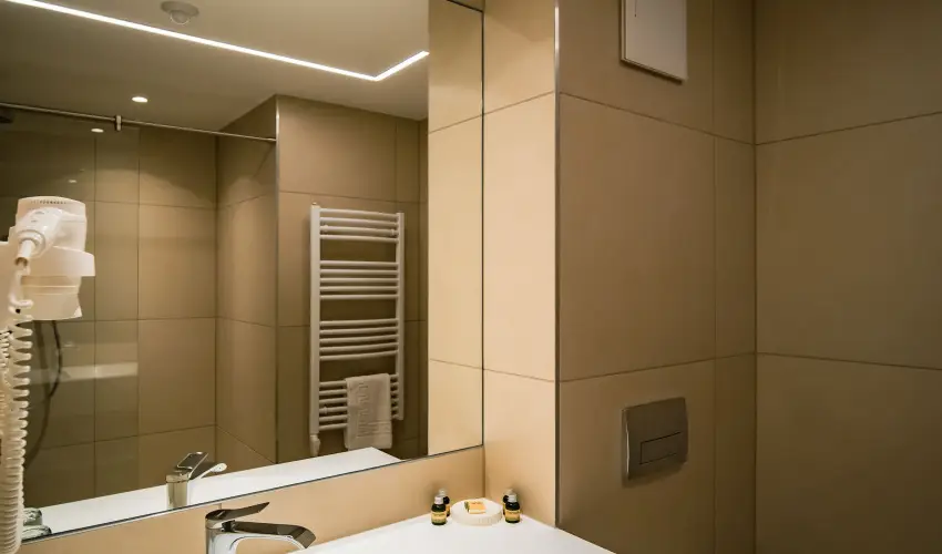 Eleven Business & Sport Hotel Jszrokszlls - Hsvt