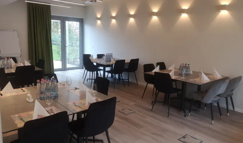 Eleven Business & Sport Hotel Jszrokszlls - Hsvt