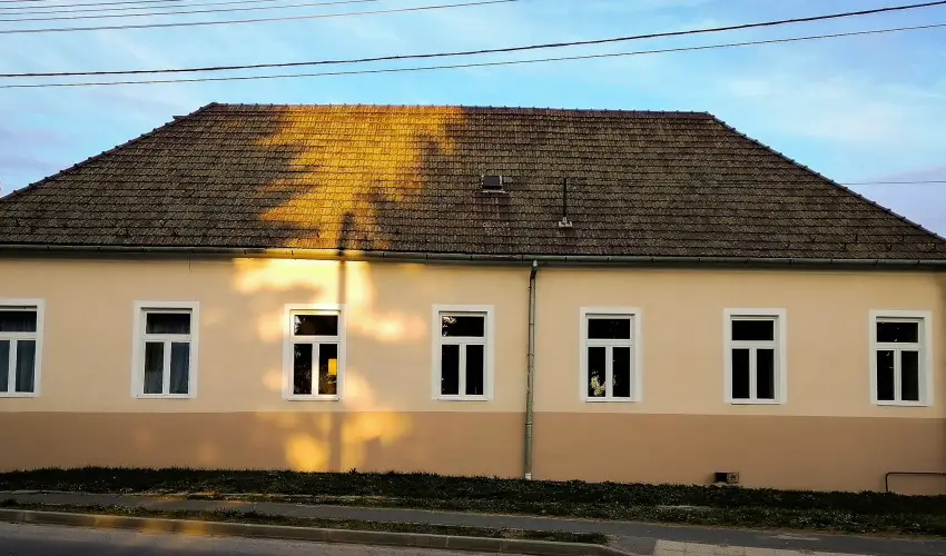 �lm�ny Vend�gh�z Csurg� - H�sv�t