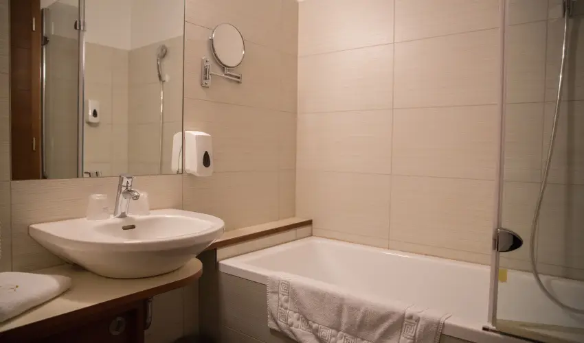 Erzsbet Nagy Szlloda Paks - Hsvt