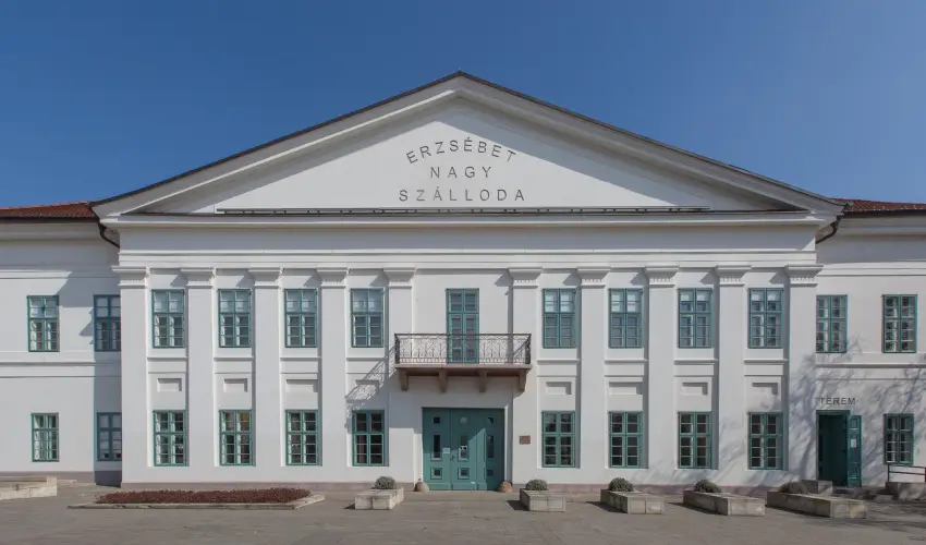 Erzsbet Nagy Szlloda Paks - Hsvt