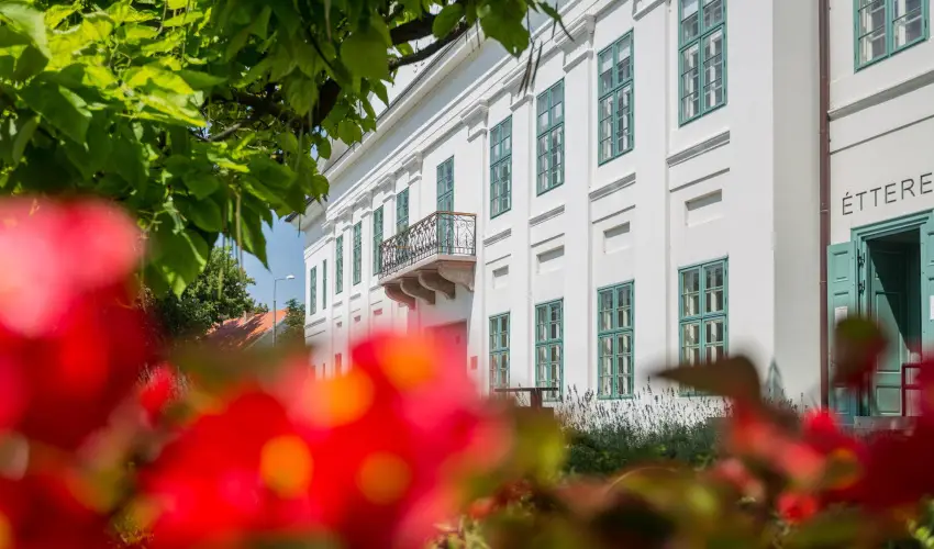 Erzsbet Nagy Szlloda Paks - Hsvt