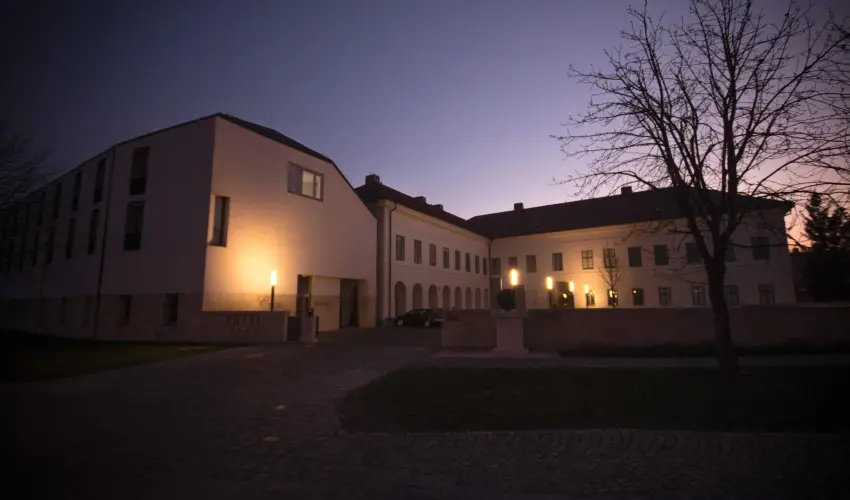 Erzsbet Nagy Szlloda Paks - Hsvt