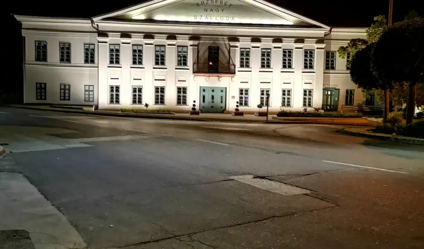 Erzsbet Nagy Szlloda Paks - Hsvt