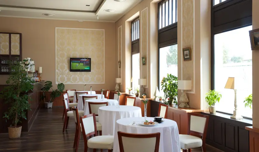 Erzsbet Kirlyn Szlloda Gdll - Hsvt - specilis elrefizetssel