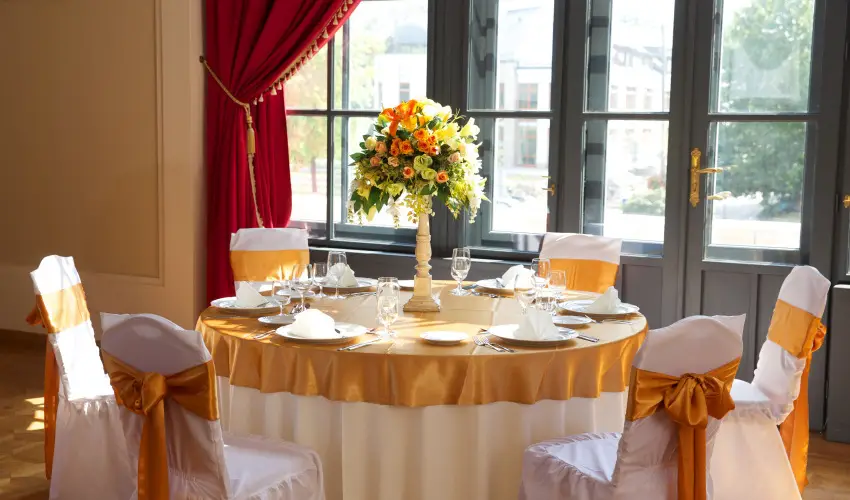 Erzsbet Kirlyn Szlloda Gdll - Hsvt - specilis elrefizetssel