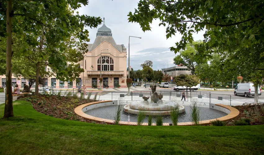 Erzsbet Kirlyn Szlloda Gdll - Hsvt - specilis elrefizetssel