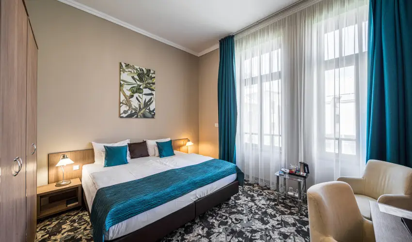 Erzsbet Kirlyn Szlloda Gdll - Hsvt - specilis elrefizetssel