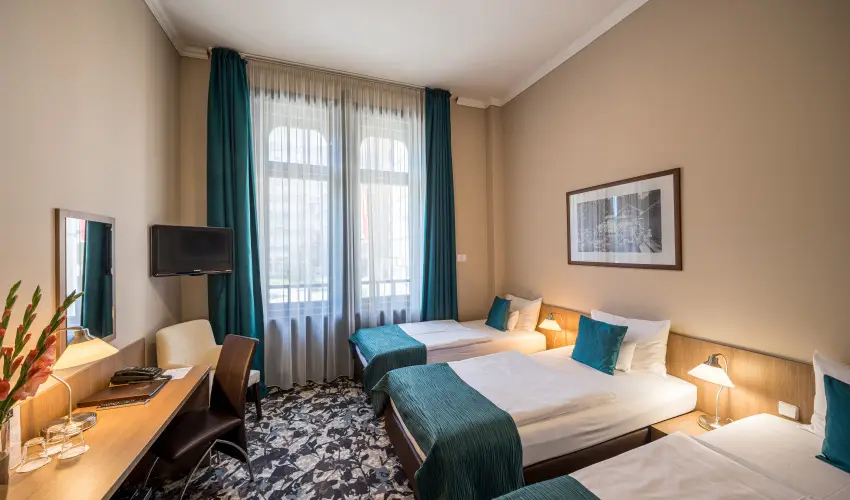 Erzsbet Kirlyn Szlloda Gdll - Hsvt - specilis elrefizetssel