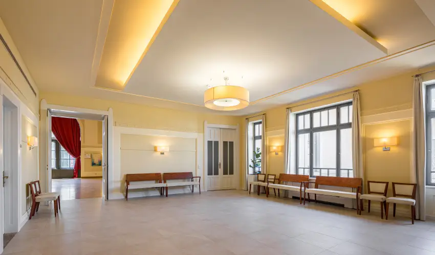 Erzsbet Kirlyn Szlloda Gdll - Hsvt - specilis elrefizetssel