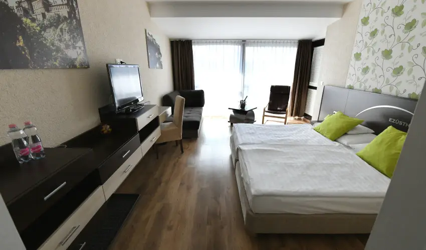 Ezsthd Hotel Veszprm - Hsvt 