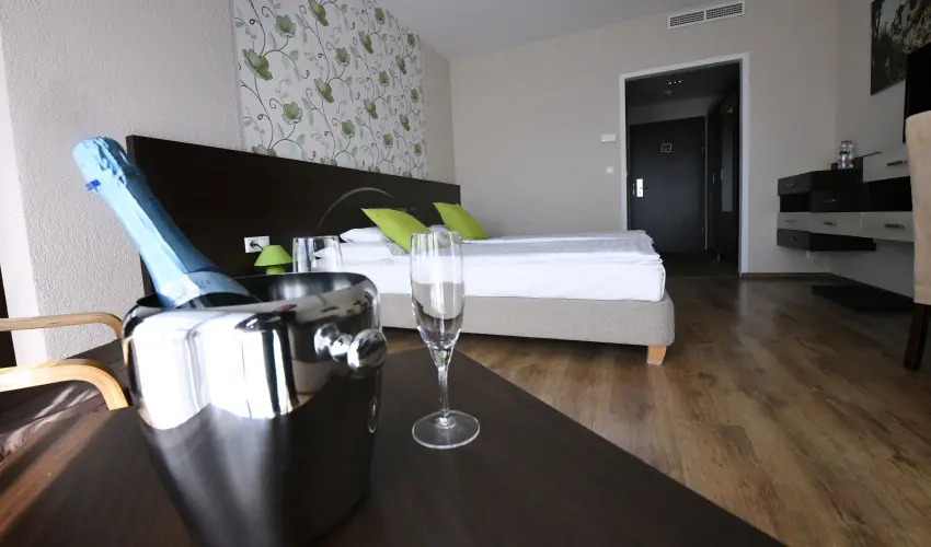 Ezsthd Hotel Veszprm - Hsvt 