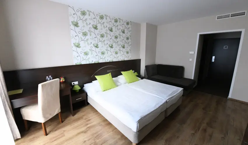 Ezsthd Hotel Veszprm - Hsvt 