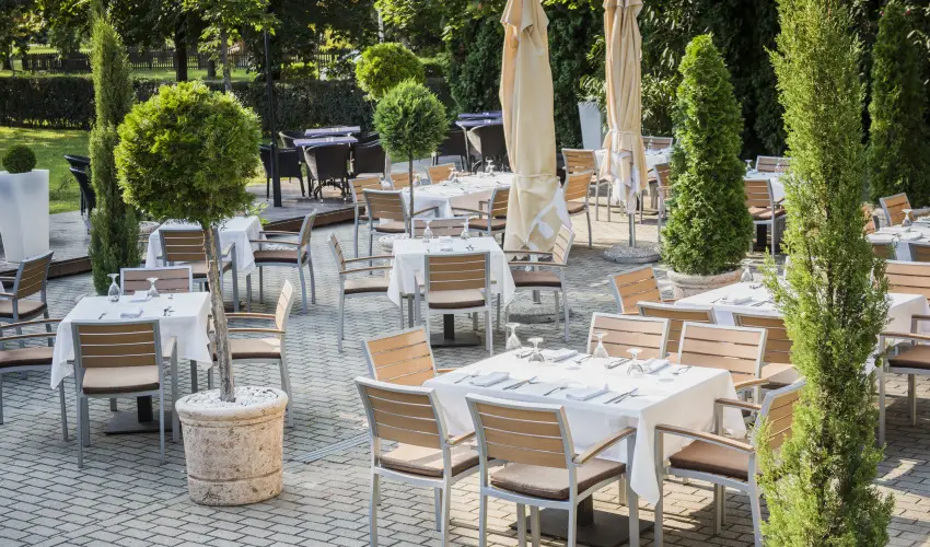 Garden Hotel Wellness & Konferencia Szolnok - Édeskettes romantika (min. 2 éj)