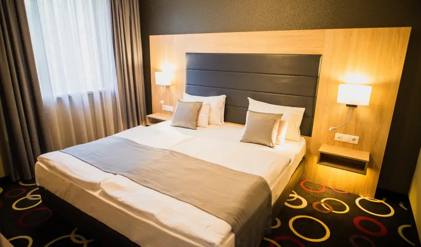 Garden Hotel Wellness & Konferencia Szolnok - Édeskettes romantika (min. 2 éj)