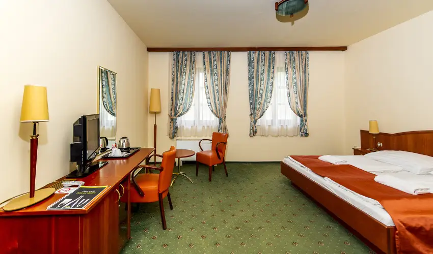 Gastland M0 Hotel Szigetszentmikls - Hsvt