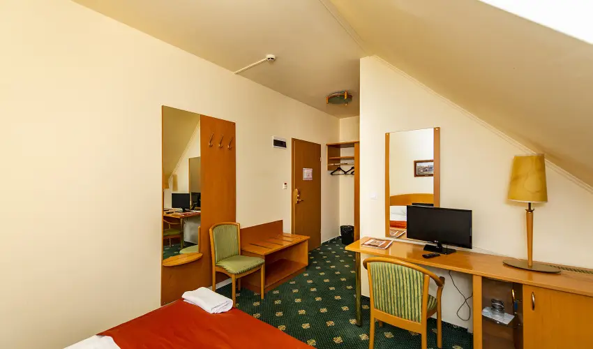 Gastland M0 Hotel Szigetszentmikls - Hsvt