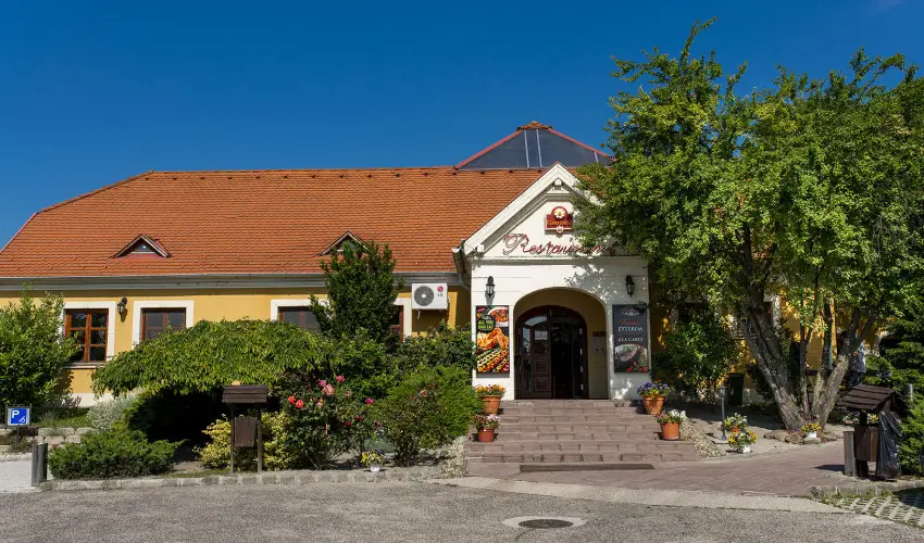 Gastland M0 Hotel Szigetszentmikls - Hsvt