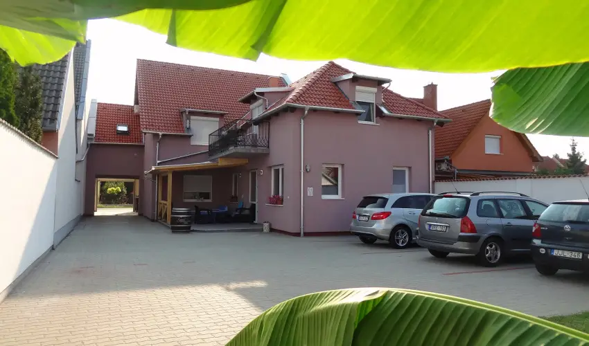 Gere Art & Exclusive Apartman Harkny - Hsvt (min. 3 j)