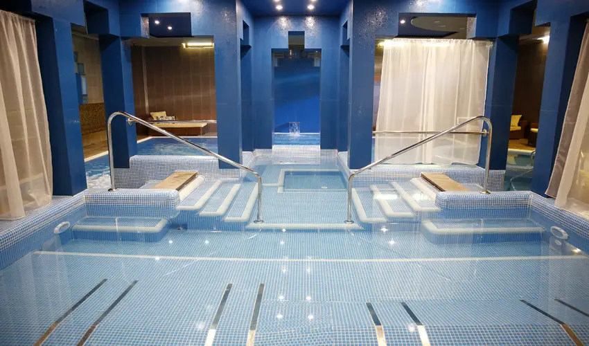 Golden Ball Club Hotel Gyr - Hsvt (min. 2 j)