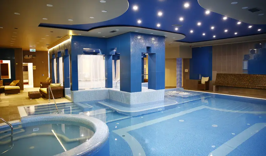 Golden Ball Club Hotel Gyr - Hsvt (min. 2 j)