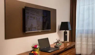 Golden Ball Club Hotel Gyr