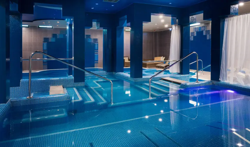 Golden Ball Club Hotel Gyr - Hsvt (min. 2 j)