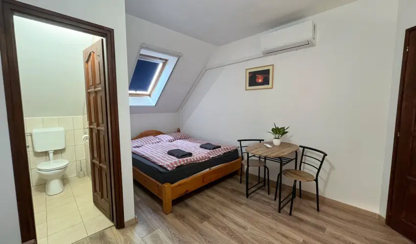 Gyulavez�r-Csob�nci Pihen� Vend�gh�z Gyulakeszi - H�sv�t (min. 2 �j)