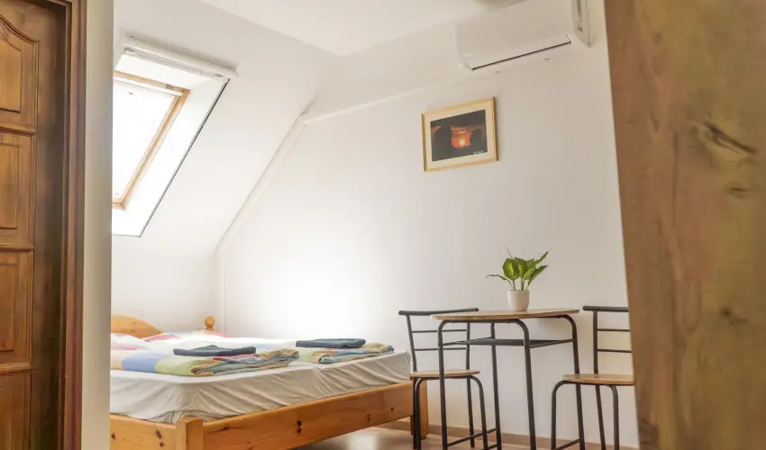 Gyulavez�r-Csob�nci Pihen� Vend�gh�z Gyulakeszi - H�sv�t (min. 2 �j)