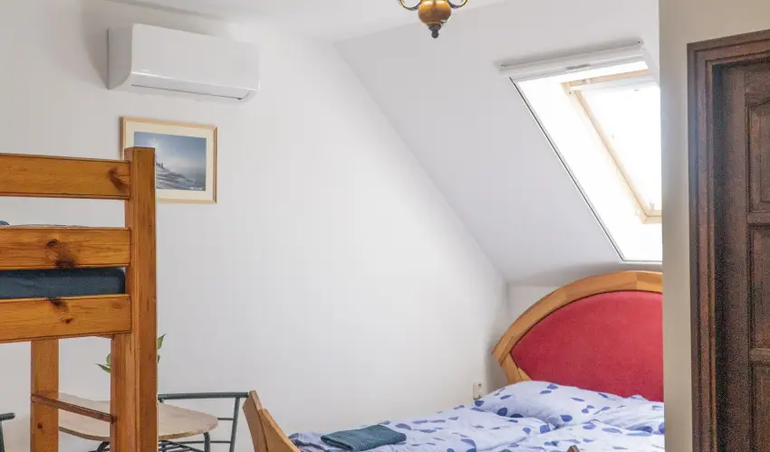 Gyulavez�r-Csob�nci Pihen� Vend�gh�z Gyulakeszi - H�sv�t (min. 2 �j)