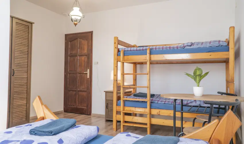 Gyulavez�r-Csob�nci Pihen� Vend�gh�z Gyulakeszi - H�sv�t (min. 2 �j)