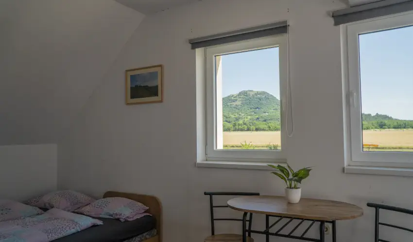 Gyulavez�r-Csob�nci Pihen� Vend�gh�z Gyulakeszi - H�sv�t (min. 2 �j)