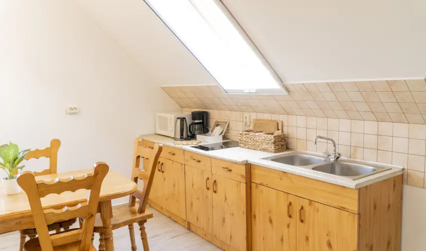 Gyulavez�r-Csob�nci Pihen� Vend�gh�z Gyulakeszi - H�sv�t (min. 2 �j)