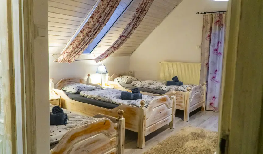 Gyulavez�r Lovasbirodalma Panzi�  Gyulakeszi - H�sv�t (min. 2 �j)