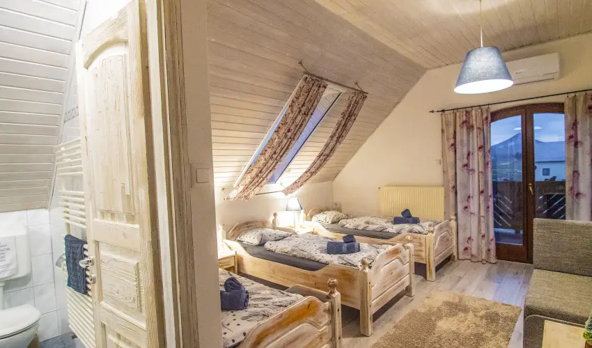 Gyulavez�r Lovasbirodalma Panzi�  Gyulakeszi - H�sv�t (min. 2 �j)