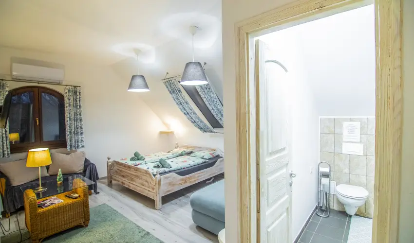 Gyulavez�r Lovasbirodalma Panzi�  Gyulakeszi - H�sv�t (min. 2 �j)