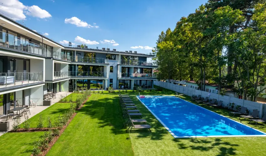 H55 Balatonlelle Apartmanhzak Balatonlelle - Hsvt (min. 2 j)