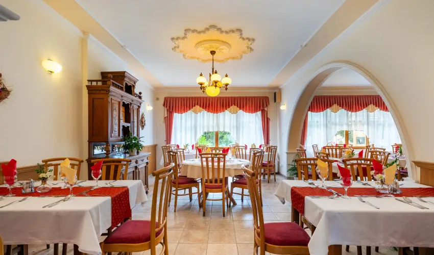 Hajd� Kast�ly Hotel Hajd�szoboszl� - H�sv�t (min. 2 �j)