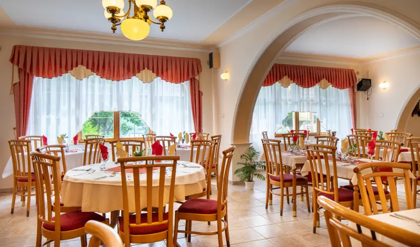 Hajd� Kast�ly Hotel Hajd�szoboszl� - H�sv�t (min. 2 �j)