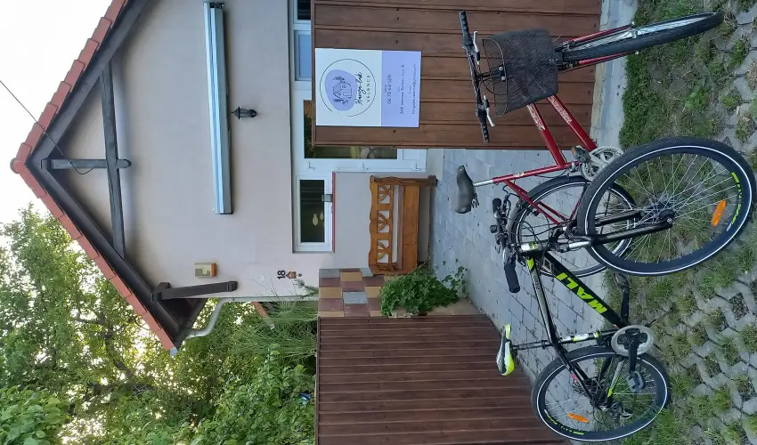 Hanga-lak Velence - Hsvt (min. 2 j)