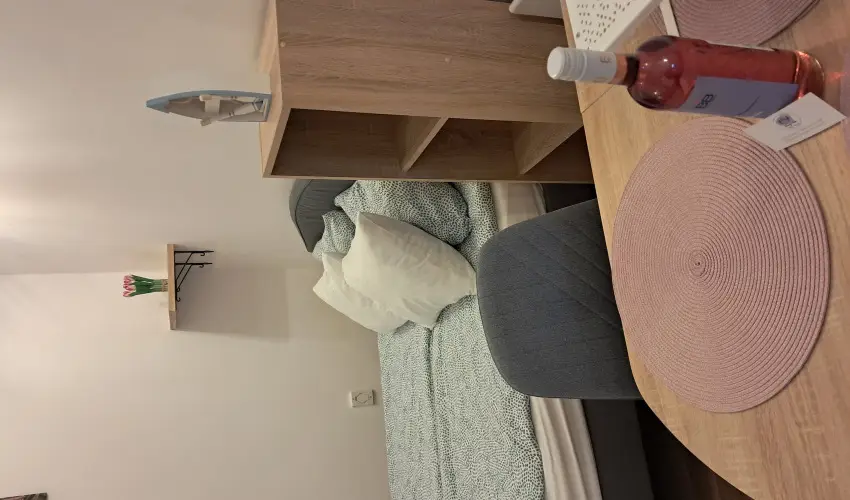 Hanga-lak Velence - Hsvt (min. 2 j)