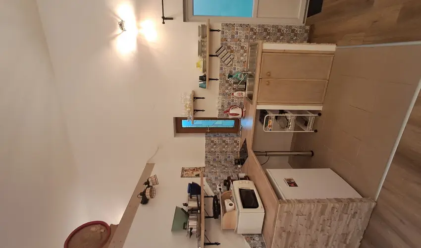 Hanga-lak Velence - Hsvt (min. 2 j)