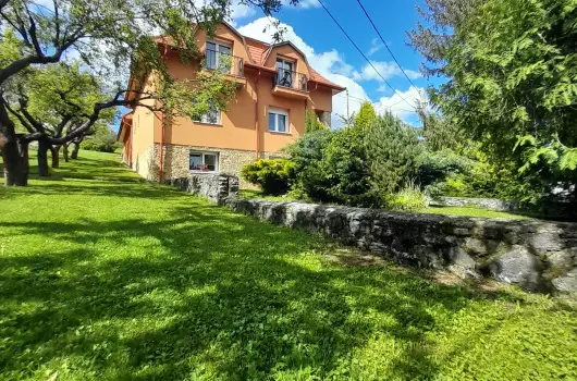 Aliz Villa - Friss h�sv�t Szilv�sv�radon (min. 2 �j)