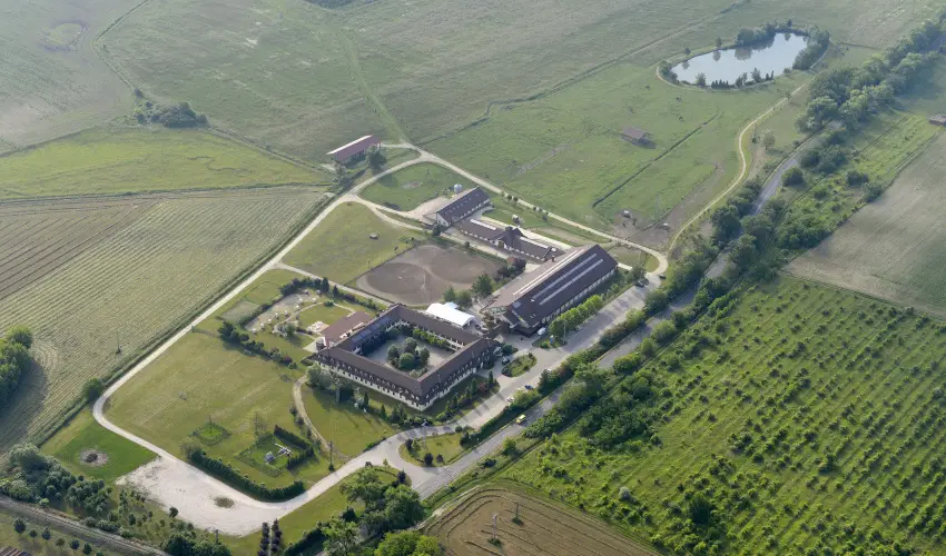 Htkti Wellness Hotel & Lovaspark Mr - Hsvt