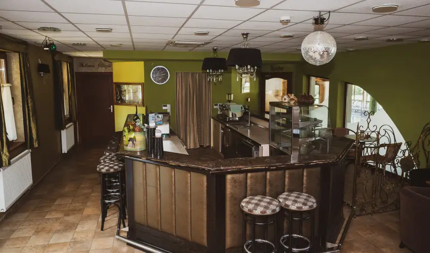 Htkti Wellness Hotel & Lovaspark Mr - Hsvt