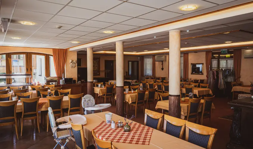 Htkti Wellness Hotel & Lovaspark Mr - Hsvt