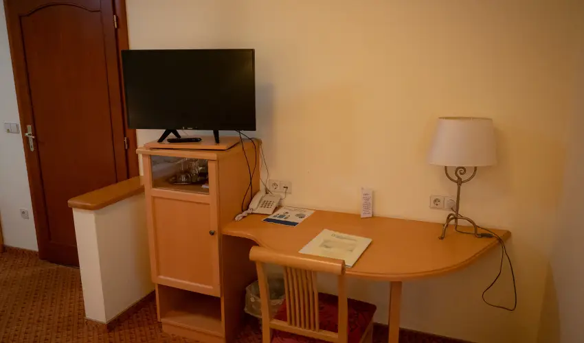 Htkti Wellness Hotel & Lovaspark Mr - Hsvt